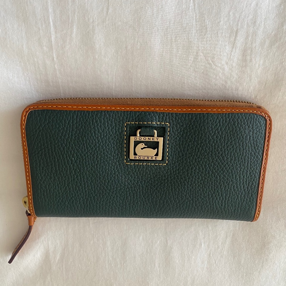 Vintage Dooney & Bourke leather wallet